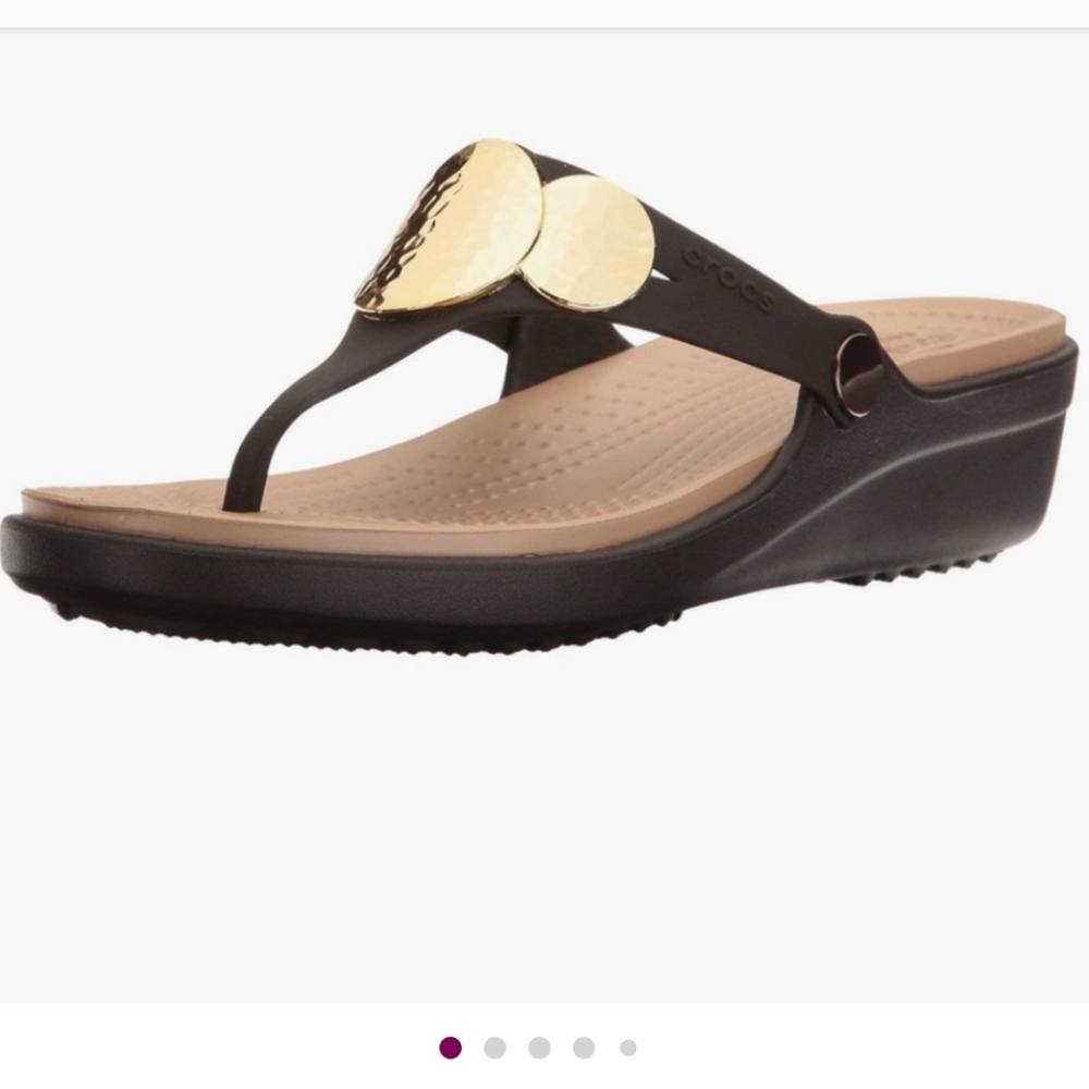 Crocs Sanrah Hammered Circle Wedge Flip Thong Sandal Size 10 ESPRESSO/GOLD